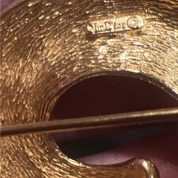 Vintage Christian Dior Gold Toned Swirl Rhinestone Brooch Pin - Picture 6 of 6